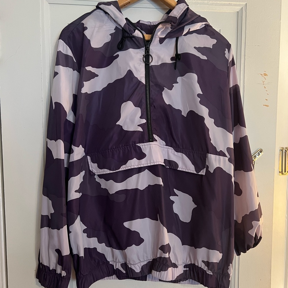 Wild-fable camo wind-breaker